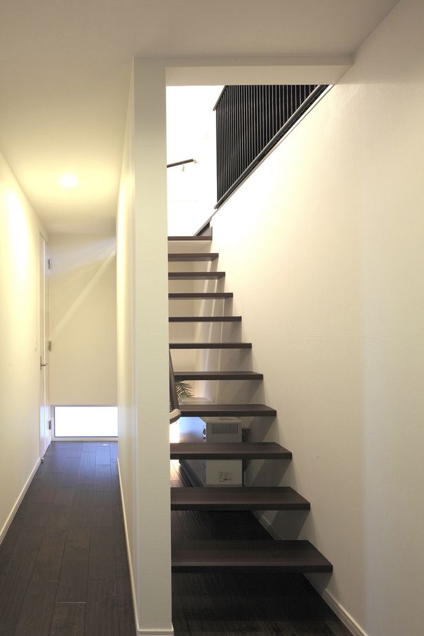 ジョイフルホーム 【札幌市/2000～2500万円/バイク/2階リビング】札幌市内で叶えたビルトインガレージハウスの建築実例画像5