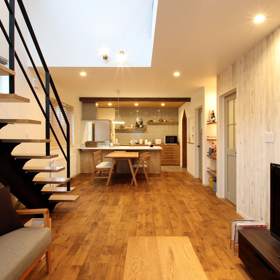 ジョイフルホーム 【札幌市／2500～2999万円／吹抜け／スケルトン階段】お気に入りの家具が映える、スタイリッシュな家が完成の建築実例画像3