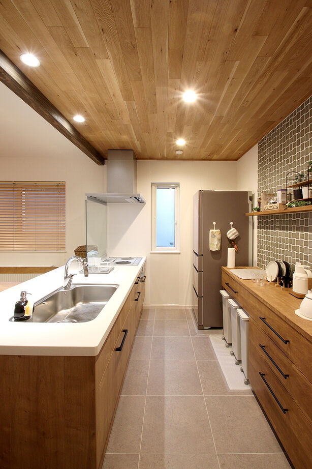 ジョイフルホーム 【札幌市／2500～2999万円／吹抜け／スケルトン階段】お気に入りの家具が映える、スタイリッシュな家が完成の建築実例画像4