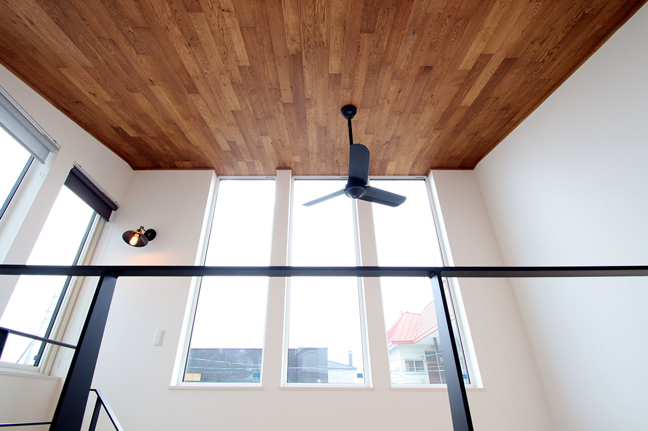 ジョイフルホーム 【札幌市／2500～2999万円／吹抜け／スケルトン階段】お気に入りの家具が映える、スタイリッシュな家が完成の建築実例画像7