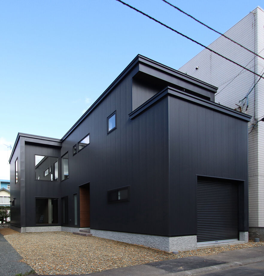 ジョイフルホーム 【札幌市／3000～3499万円／吹抜け／ビルトインガレージ】家族をひとつにつなぐ、6帖大の吹抜けの建築実例画像3