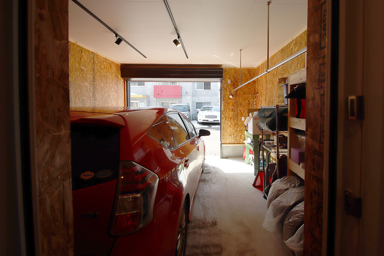 ジョイフルホーム 【札幌市／3000～3499万円／吹抜け／ビルトインガレージ】家族をひとつにつなぐ、6帖大の吹抜けの建築実例画像9