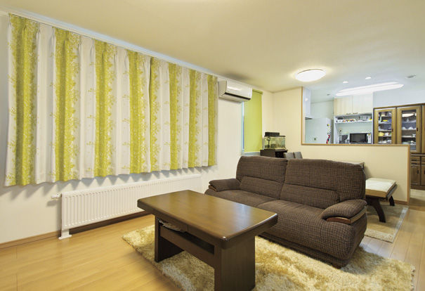 藤和建業（パナソニックビルダーズグループ） 【札幌市/4人家族(両親+夫婦)/2LDK＋3LDK間取図】お互いに気兼ねなく暮らせる　玄関共用の快適な二世帯住宅の建築実例画像4