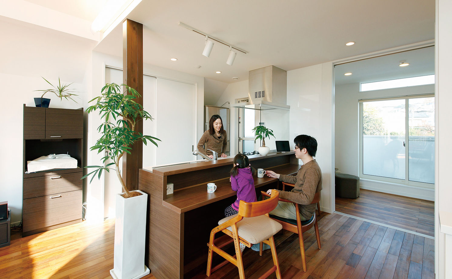 八幡 【東京ゼロエミ水準3/2000万円台/25坪/間取り図】吹き抜けと大開口が生む明るく開放的にのびのび暮らせる家の建築実例画像4