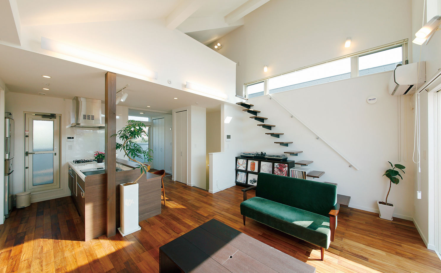 八幡 【東京ゼロエミ水準3/2000万円台/25坪/間取り図】吹き抜けと大開口が生む明るく開放的にのびのび暮らせる家の建築実例画像6