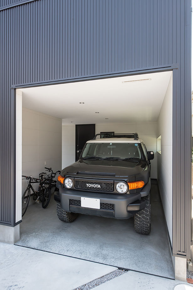八幡 【東京ゼロエミ水準3/31坪/間取り図】アウトドア派も満足の収納力抜群なビルトインガレージの箱型外観な家の建築実例画像3