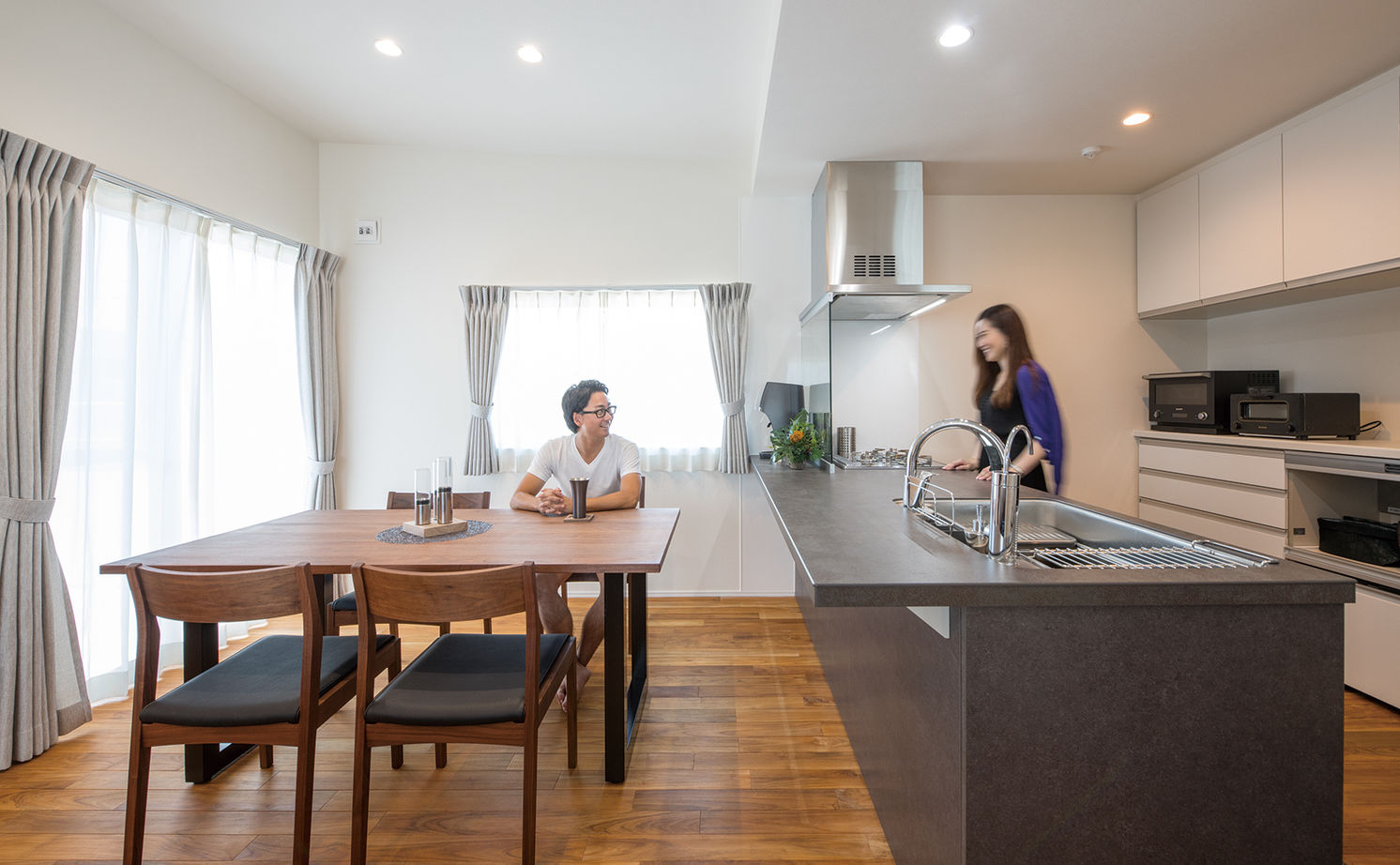 八幡 【東京ゼロエミ水準3/31坪/間取り図】アウトドア派も満足の収納力抜群なビルトインガレージの箱型外観な家の建築実例画像5