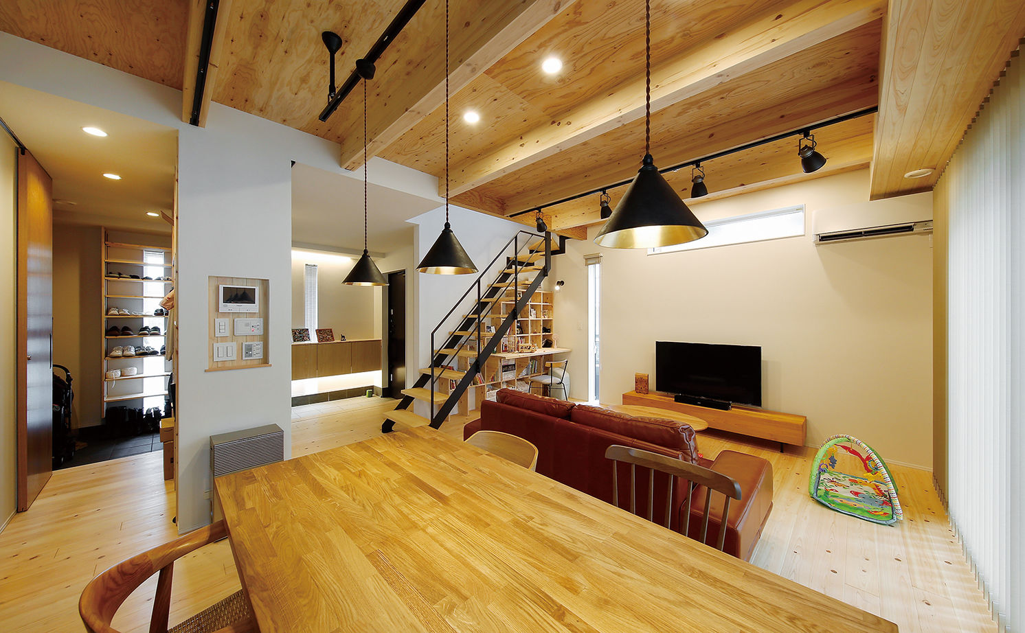 八幡 【東京ゼロエミ水準3/2800万円台/35坪/無垢材】梅雨でも空気が爽やかで開放的な空間と隠れ家な書斎がある家の建築実例画像3