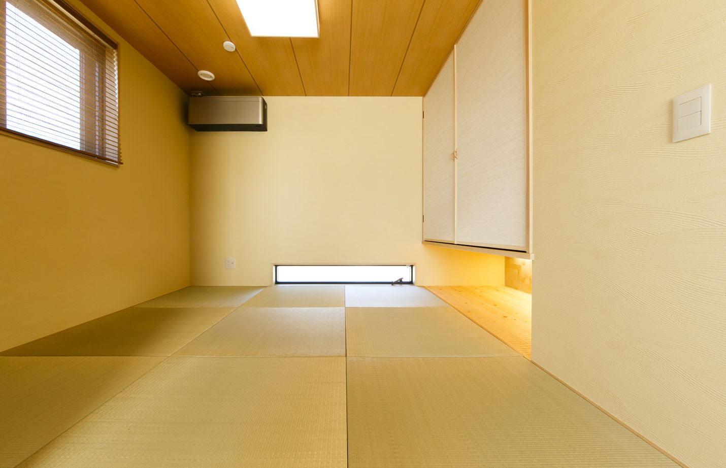 八幡 【ZEH仕様住宅/3664万円/40坪/間取り図/太陽光発電/2階LDK】階段を中心に家事効率もいいゆとりある空間の家の建築実例画像7