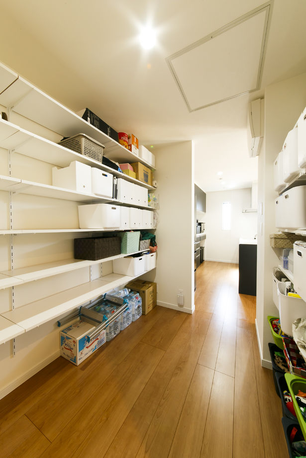 八幡 【ZEH仕様住宅/3664万円/40坪/間取り図/太陽光発電/2階LDK】階段を中心に家事効率もいいゆとりある空間の家の建築実例画像10