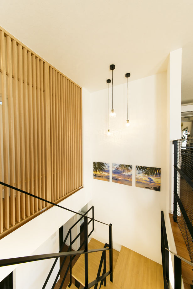 八幡 【ZEH仕様住宅/3664万円/40坪/間取り図/太陽光発電/2階LDK】階段を中心に家事効率もいいゆとりある空間の家の建築実例画像11