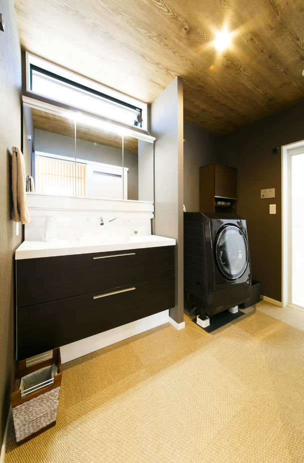 八幡 【ZEH仕様住宅/3664万円/40坪/間取り図/太陽光発電/2階LDK】階段を中心に家事効率もいいゆとりある空間の家の建築実例画像12