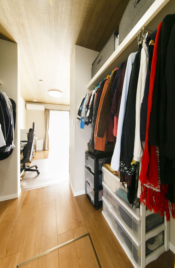 八幡 【ZEH仕様住宅/3664万円/40坪/間取り図/太陽光発電/2階LDK】階段を中心に家事効率もいいゆとりある空間の家の建築実例画像14