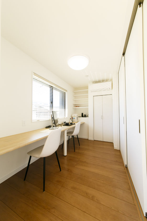 八幡 【ZEH仕様住宅/3664万円/40坪/間取り図/太陽光発電/2階LDK】階段を中心に家事効率もいいゆとりある空間の家の建築実例画像16