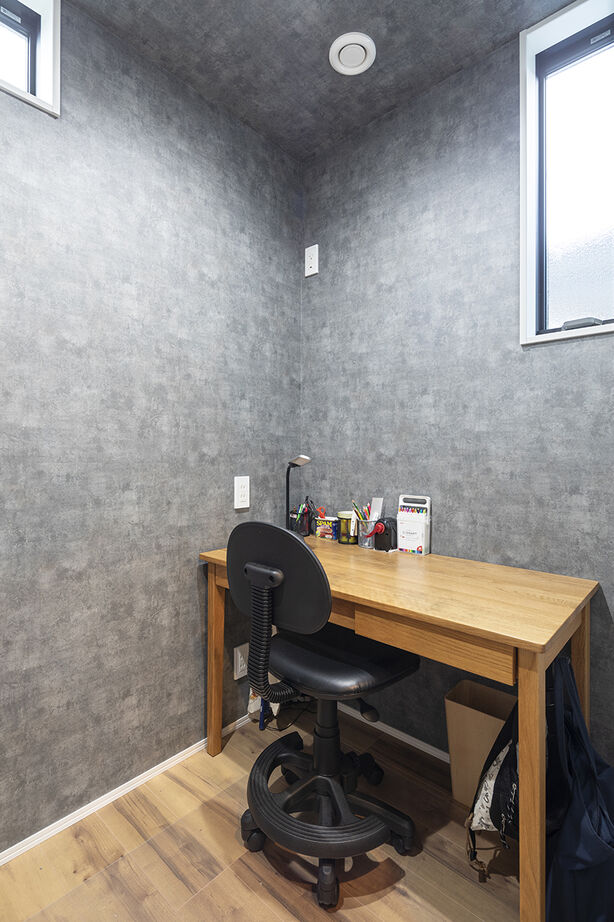 八幡 【2階リビング／家事動線／間取図】全開口でつながる広々バルコニー、太陽光発電搭載でZEH水準以上の住まいの建築実例画像8