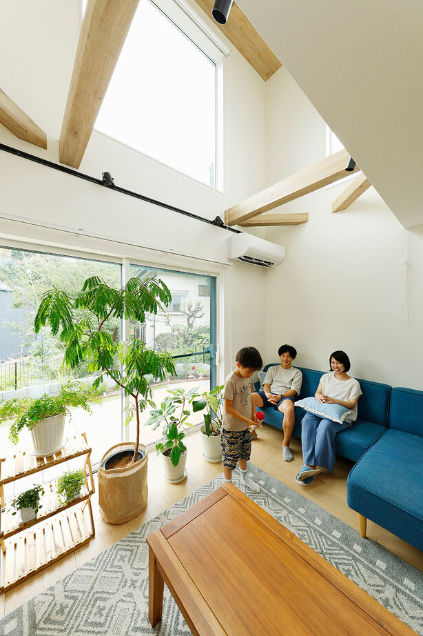 八幡 【2600万円台／吹抜／延床28坪／間取図】外から室内につながる緑と光。窓にこだわったのびやかな家の建築実例画像1