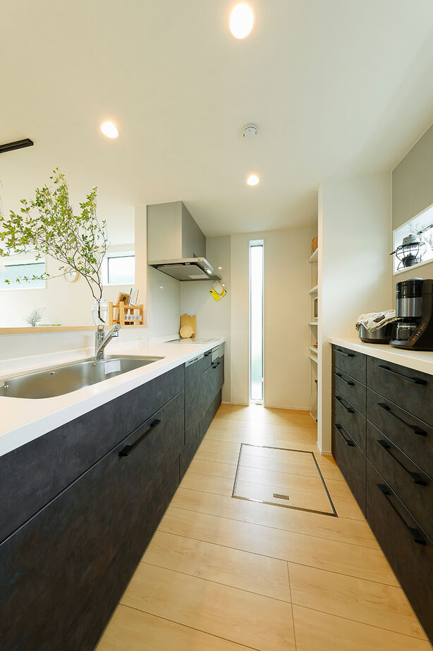 八幡 【2600万円台／吹抜／延床28坪／間取図】外から室内につながる緑と光。窓にこだわったのびやかな家の建築実例画像5