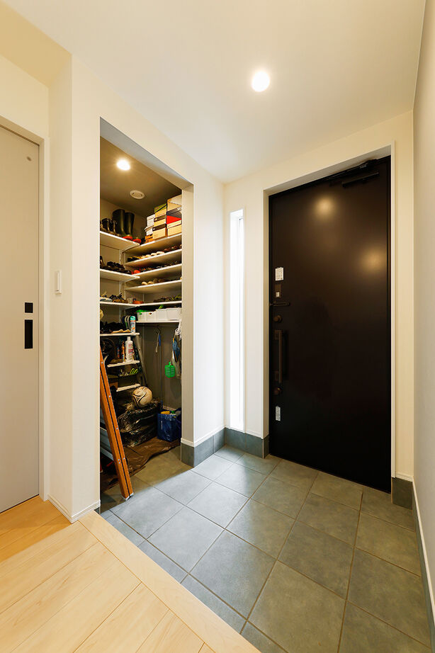 八幡 【2600万円台／吹抜／延床28坪／間取図】外から室内につながる緑と光。窓にこだわったのびやかな家の建築実例画像9