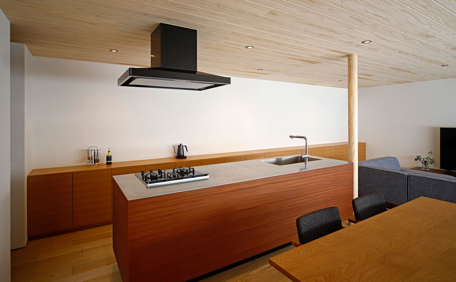 kisetsu 【3000万円台/理想の間取り】住宅地でもこの開放感。コートハウスが叶えた自然を感じる伸びやかな暮らしの建築実例画像4