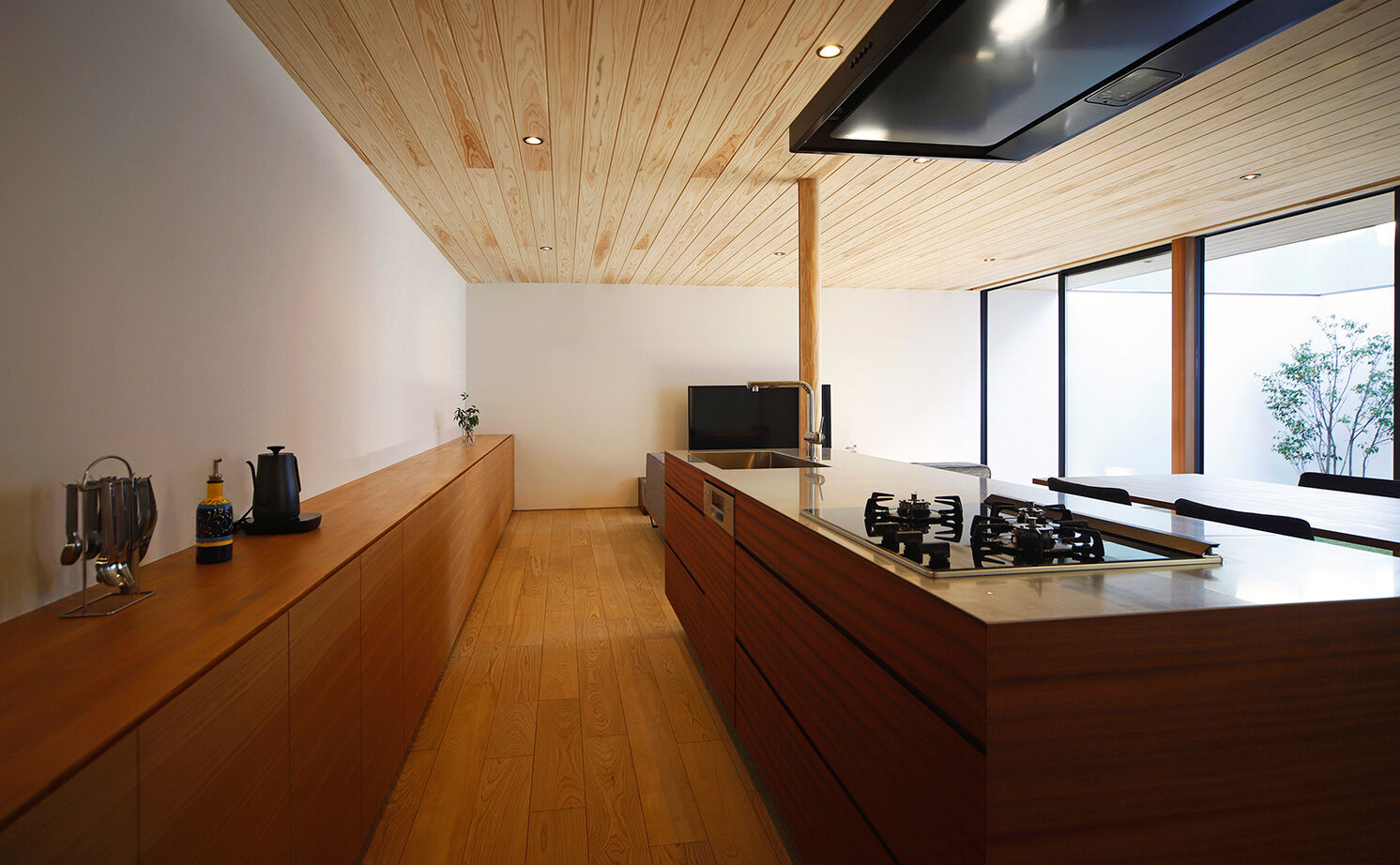 kisetsu 【3000万円台/理想の間取り】住宅地でもこの開放感。コートハウスが叶えた自然を感じる伸びやかな暮らしの建築実例画像5