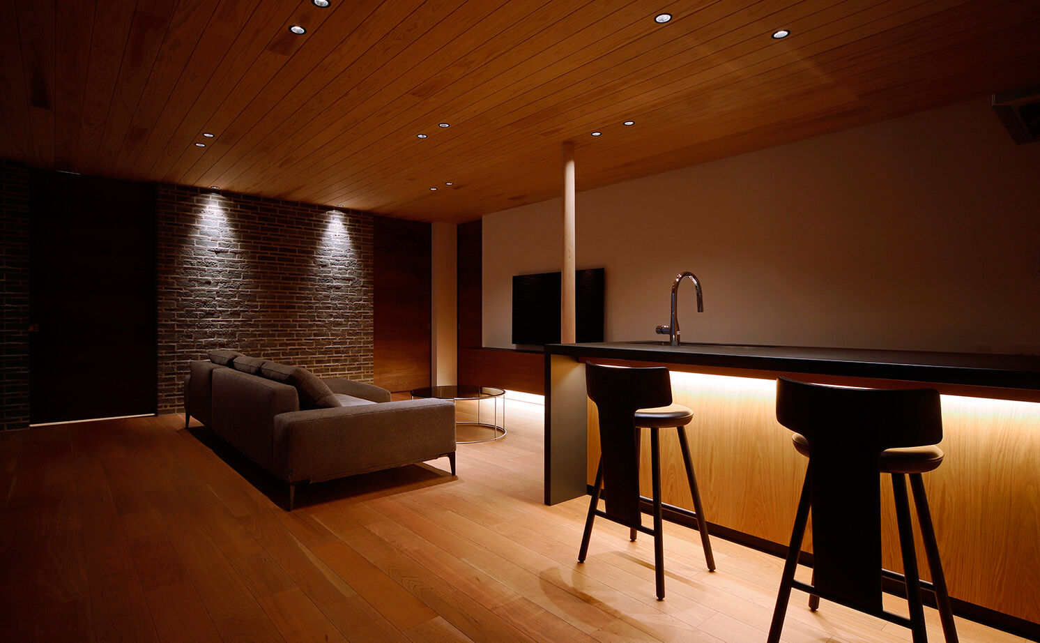 kisetsu 【平屋×ガレージハウス/間取り図】中庭が叶えてくれたカーテンレスな暮らしの平屋「開放感は格別です」の建築実例画像5