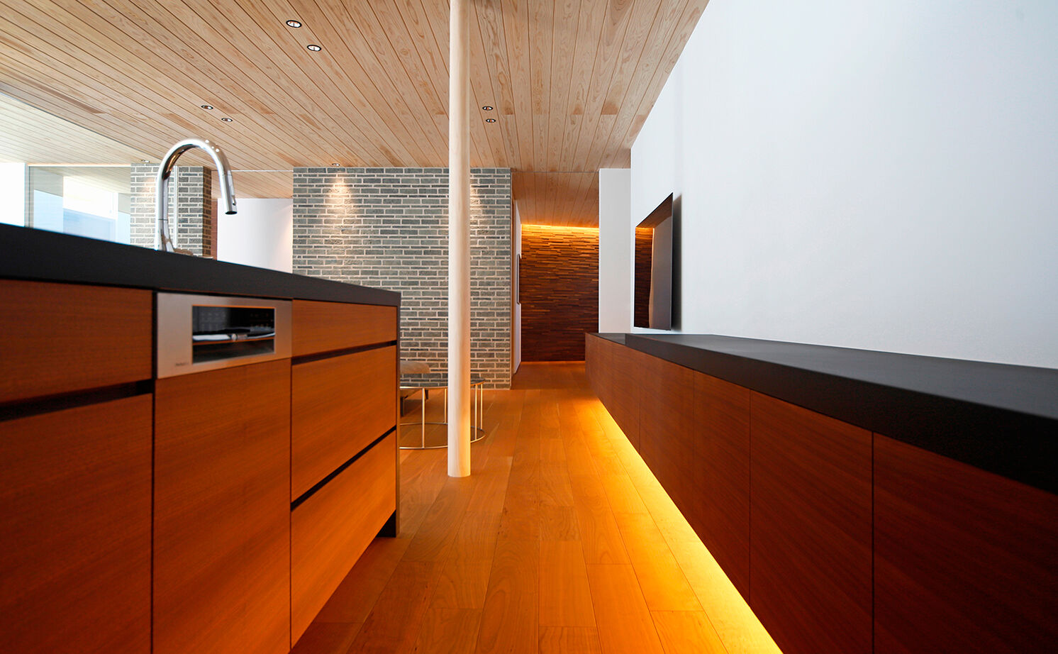 kisetsu 【平屋×ガレージハウス/間取り図】中庭が叶えてくれたカーテンレスな暮らしの平屋「開放感は格別です」の建築実例画像9