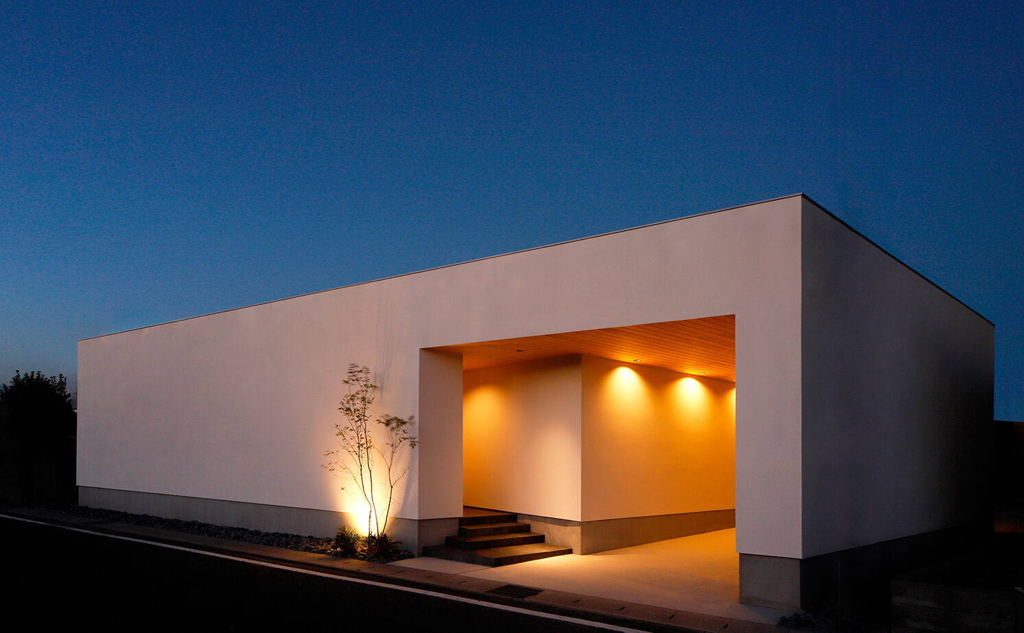 kisetsu 【平屋×ガレージハウス/間取り図】中庭が叶えてくれたカーテンレスな暮らしの平屋「開放感は格別です」の建築実例画像10