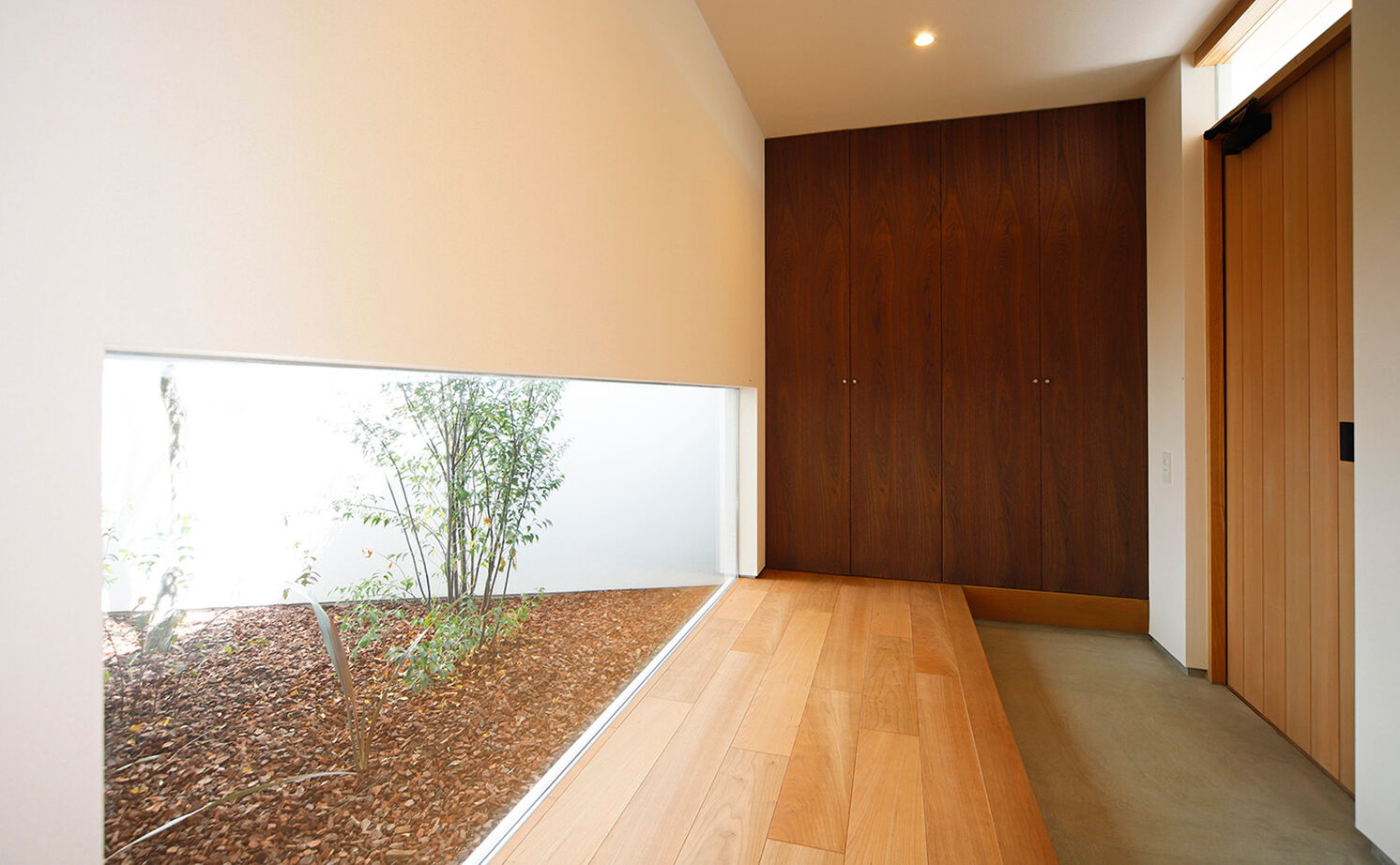 kisetsu 【平屋/中庭/3000万円台】塀をくぐると広がる開放感の平屋。「移り変わる光、美しい景色は見飽きません」の建築実例画像8