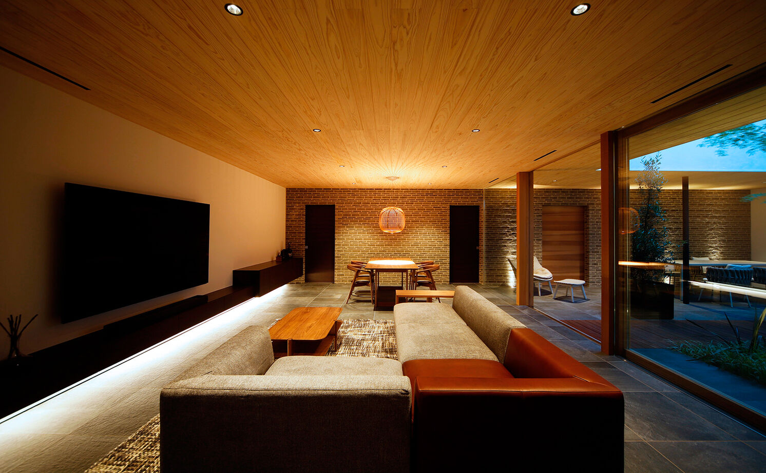 kisetsu 【平屋/中庭/理想の間取り】森の中にいるかのような心地よさが日常に。ラグジュアリーなコートハウスの平屋の建築実例画像7