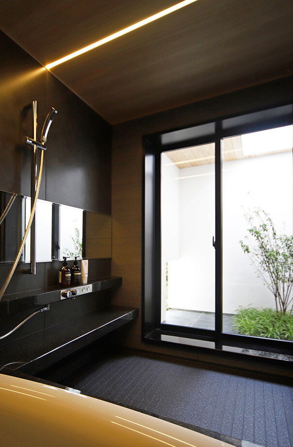 kisetsu 【平屋/中庭/理想の間取り】森の中にいるかのような心地よさが日常に。ラグジュアリーなコートハウスの平屋の建築実例画像10