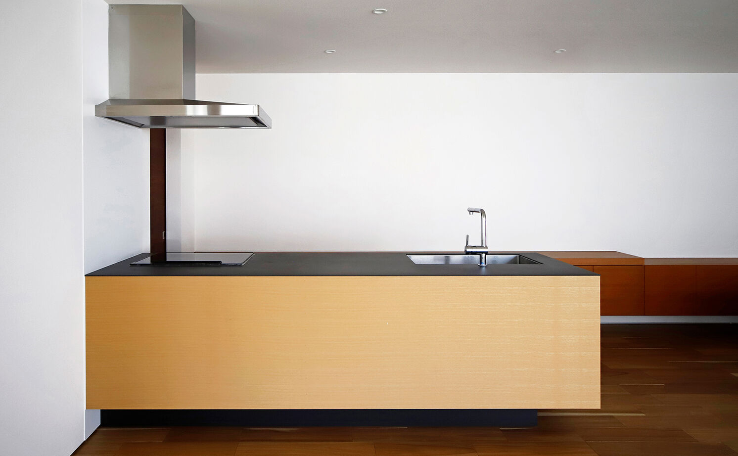 kisetsu 【平屋/中庭】まるで美術館のような佇まいの平屋。中庭を囲むコートハウスで叶えたカーテンレスな暮らしの建築実例画像4