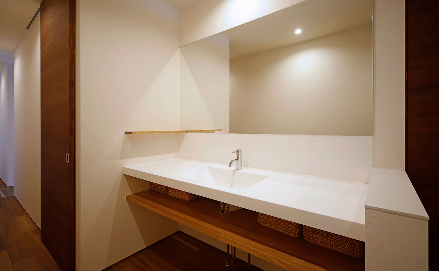 kisetsu 【平屋/中庭】まるで美術館のような佇まいの平屋。中庭を囲むコートハウスで叶えたカーテンレスな暮らしの建築実例画像7