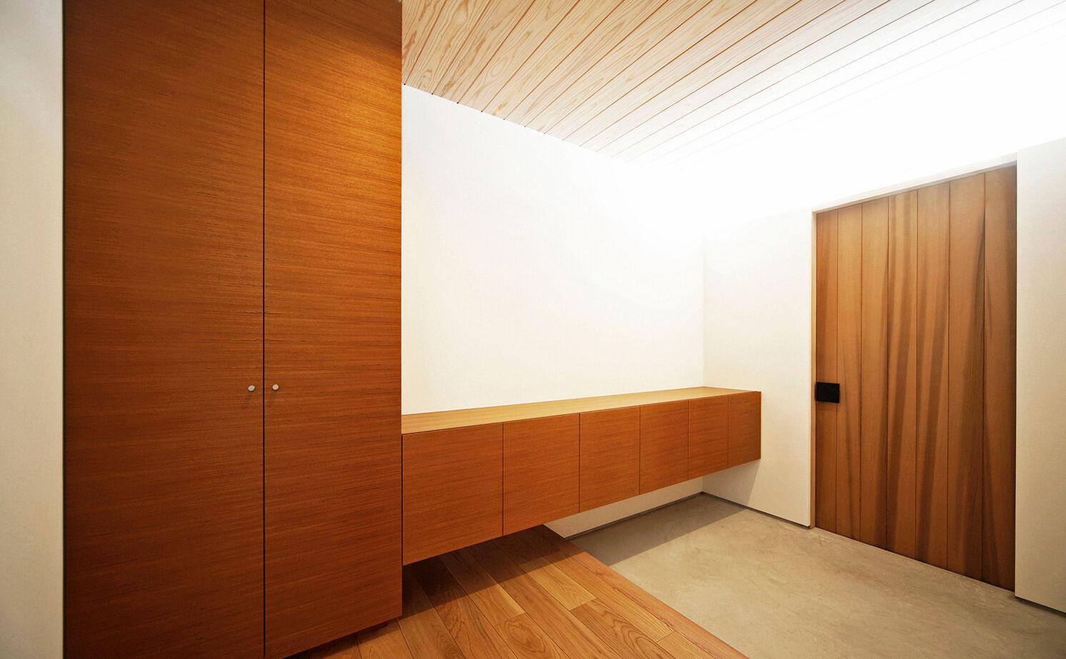 kisetsu 【平屋/中庭/モダン/間取り図】クローズドな中庭でキャンプ＆BBQ。庭との一体感が爽快な寄棟の和モダン平屋の建築実例画像7