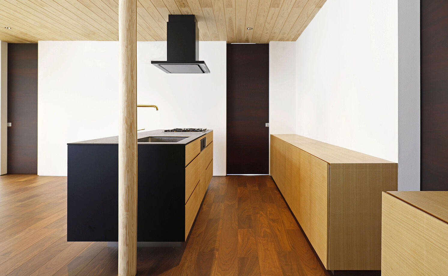 kisetsu 【岐阜県｜平屋×ガレージ】求めたのは「ありきたりではない家」。緑を眺められるLDK、水回りも美しい邸宅の建築実例画像5