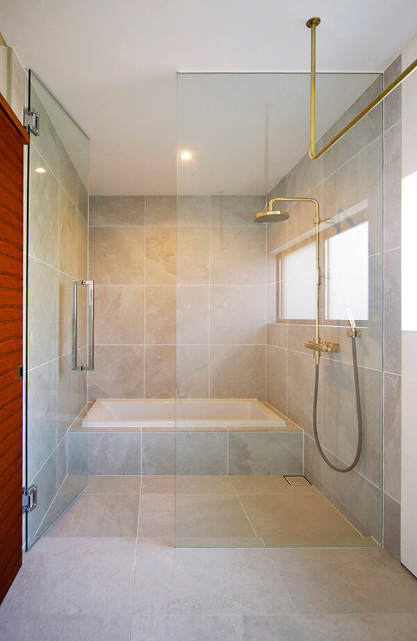 kisetsu 【岐阜県｜平屋×ガレージ】求めたのは「ありきたりではない家」。緑を眺められるLDK、水回りも美しい邸宅の建築実例画像6