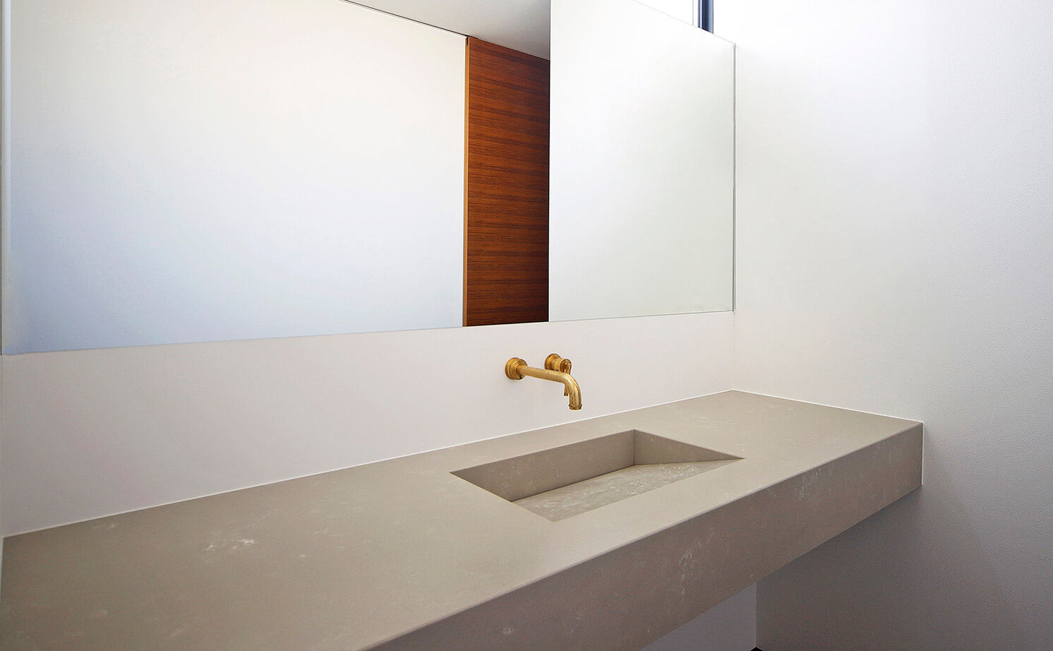 kisetsu 【岐阜県｜平屋×ガレージ】求めたのは「ありきたりではない家」。緑を眺められるLDK、水回りも美しい邸宅の建築実例画像7