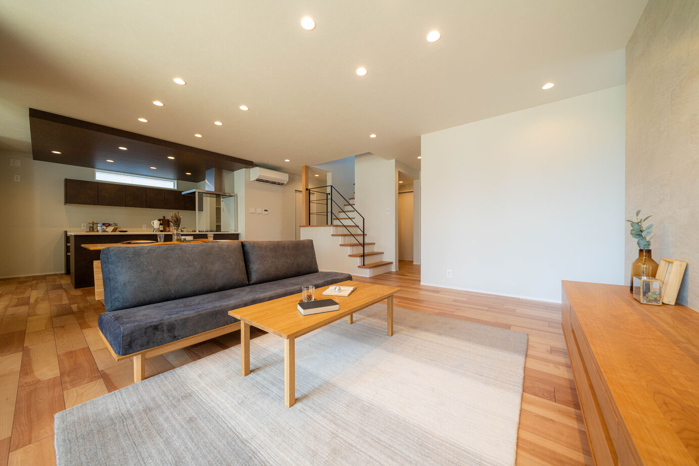 トミソー 【インナーガレージ/書斎/パントリー】趣味を楽しみながらも家族とつながりを感じられる遊び心にあふれた家の建築実例画像6