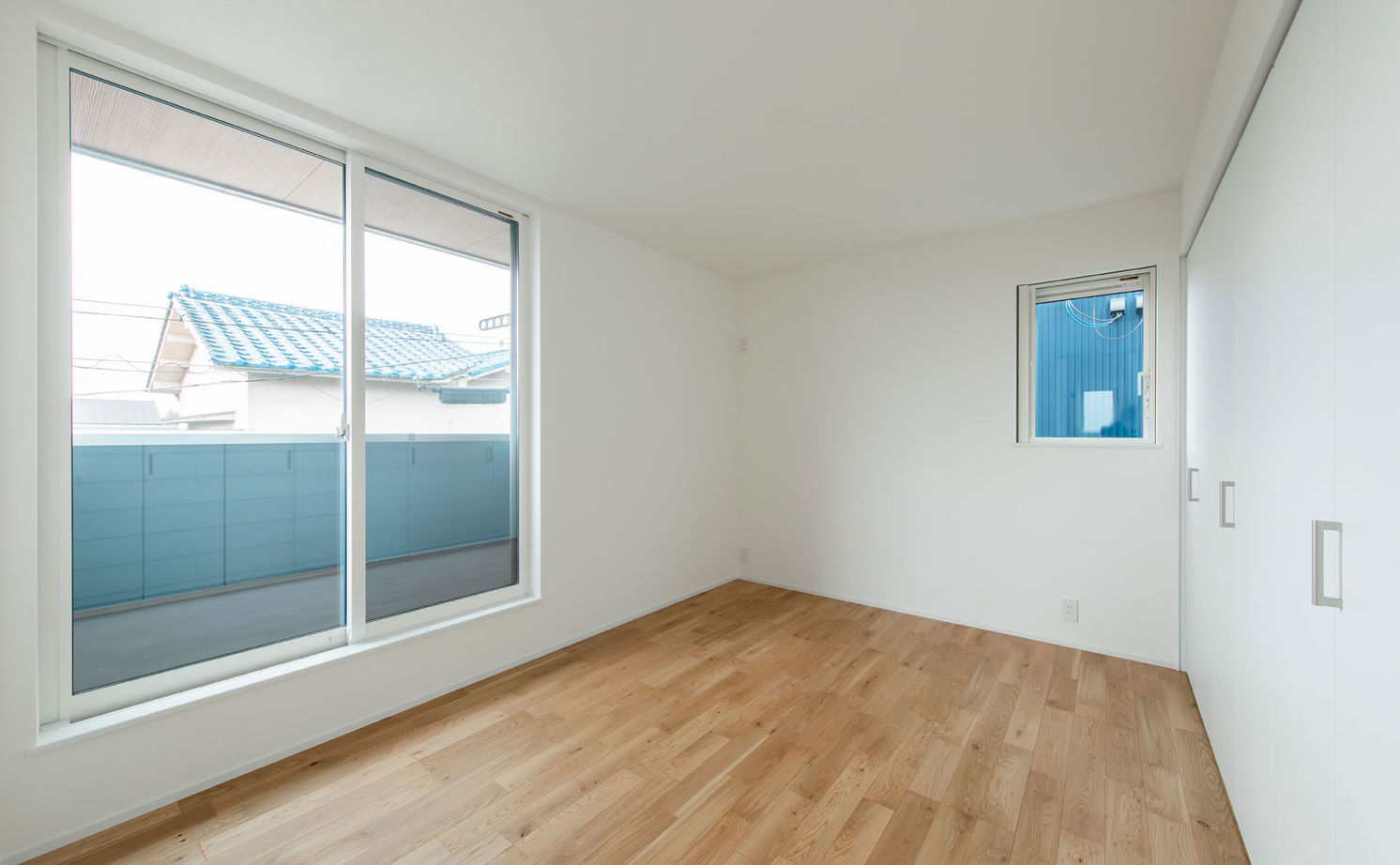 シンプル工務店 【1000万円台/20坪台/北欧風】シンプルなのに目を引く！おうち型ポーチ付の外観と吹抜けリビングにほれぼれの建築実例画像16