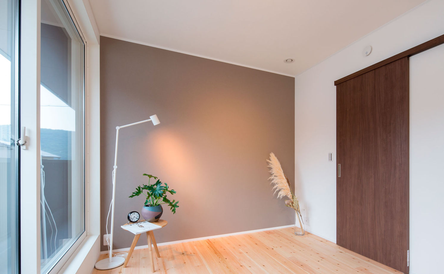 シンプル工務店 【1000万円台/30坪台/3LDK/間取り図面】行きたい所にすぐ行ける家事動線が幸せ。大型収納が５つもできた！の建築実例画像13