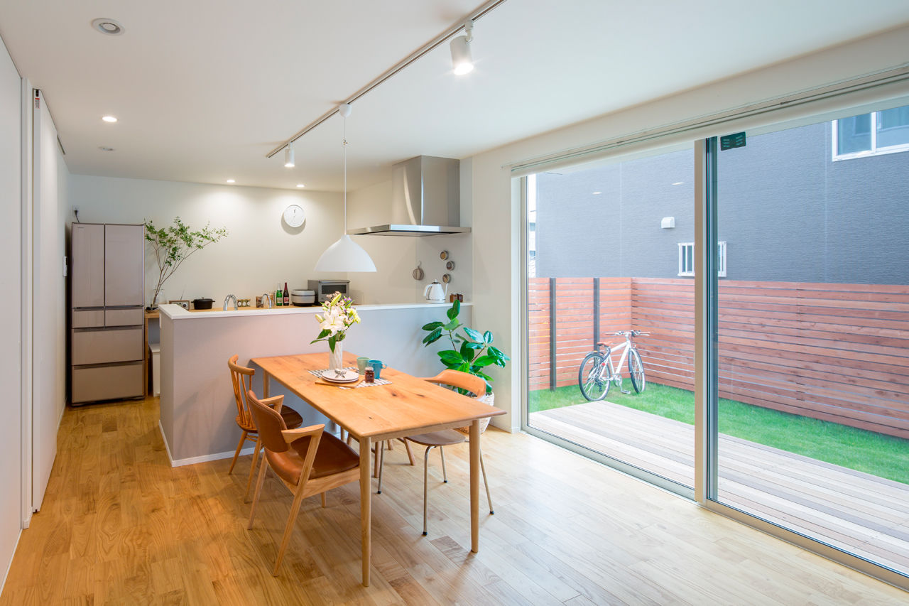 シンプル工務店 【岐阜/1000万円台/30坪台/4LDK/間取り図】東南の光をたっぷり取り込むL字の間取り。音楽演奏も楽しめる！の建築実例画像3