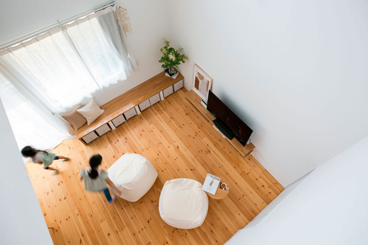 シンプル工務店 【1000万円台/30坪台/無垢床/間取り図】パインの無垢床が心地いい。飾り棚やベンチの造作も満喫できた！の建築実例画像9