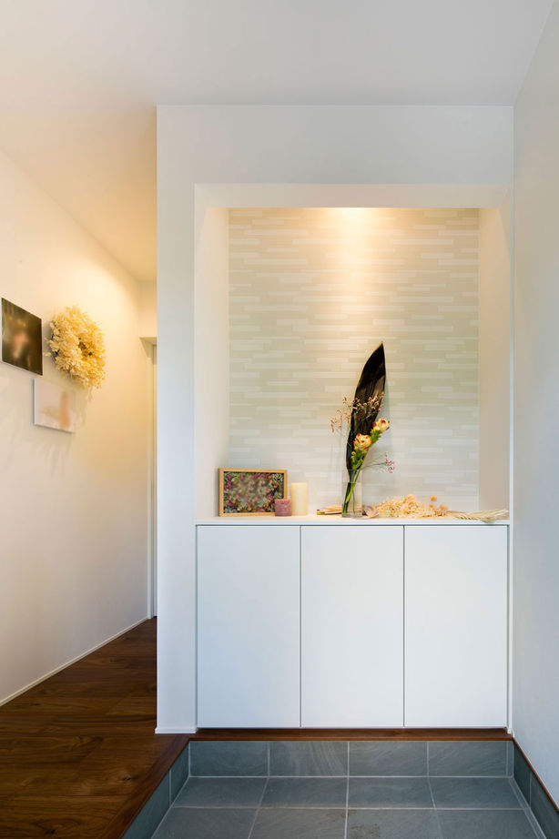 シンプル工務店 【1000万円台/30坪台/平屋/間取り図】タイルデッキを囲むＬ字型の平屋。LDKと個室のゾーン分けで居心地よくの建築実例画像7