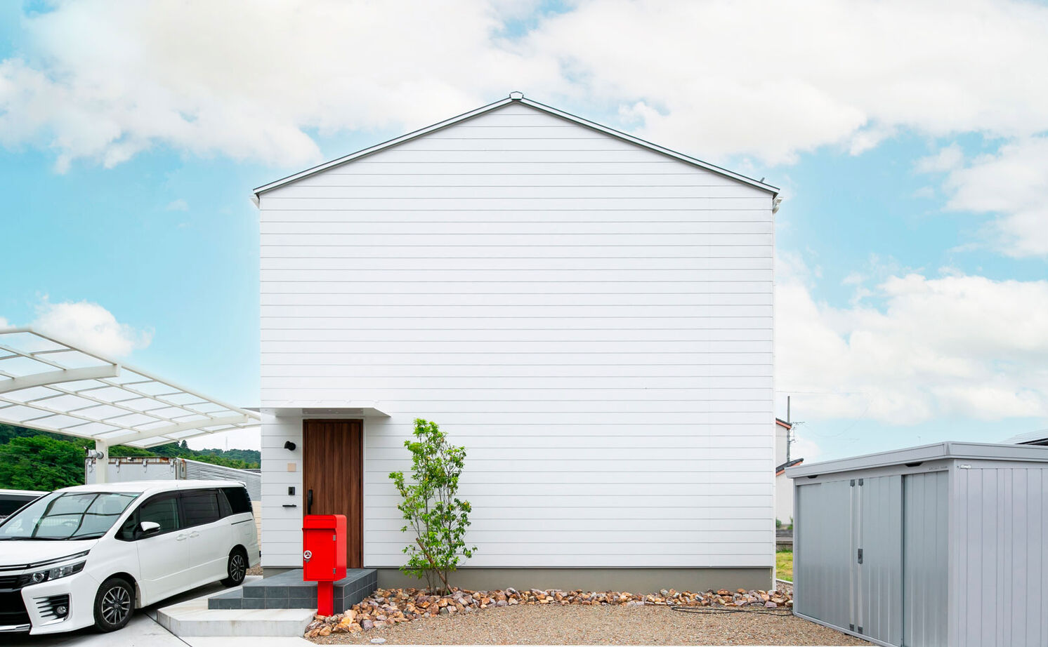 シンプル工務店 【1000万円台/30坪台/3LDK/間取り図】猫と暮らす、三角屋根の白いおうち。大人かわいいインテリアも満喫の建築実例画像2