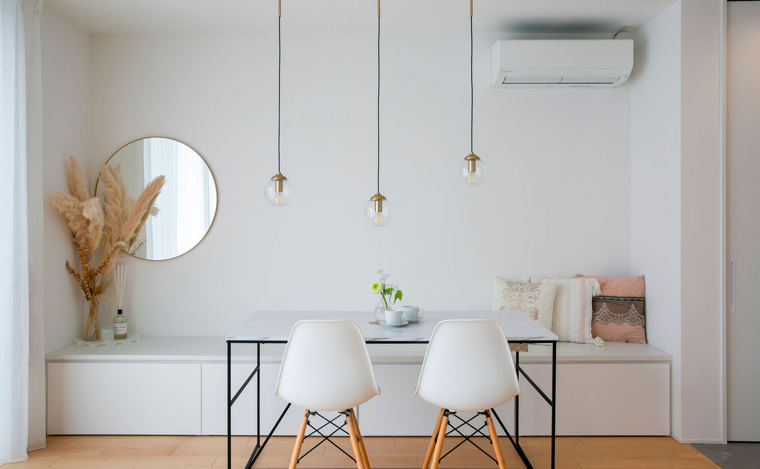 シンプル工務店 【1000万円台/30坪台/3LDK/間取り図】猫と暮らす、三角屋根の白いおうち。大人かわいいインテリアも満喫の建築実例画像3