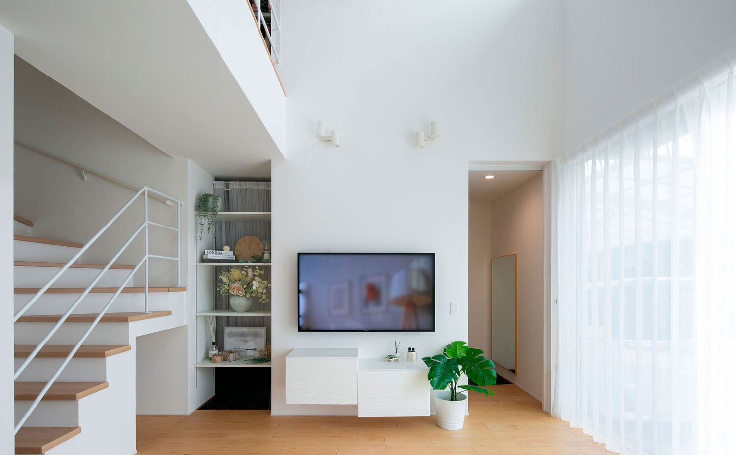 シンプル工務店 【1000万円台/30坪台/3LDK/間取り図】猫と暮らす、三角屋根の白いおうち。大人かわいいインテリアも満喫の建築実例画像6