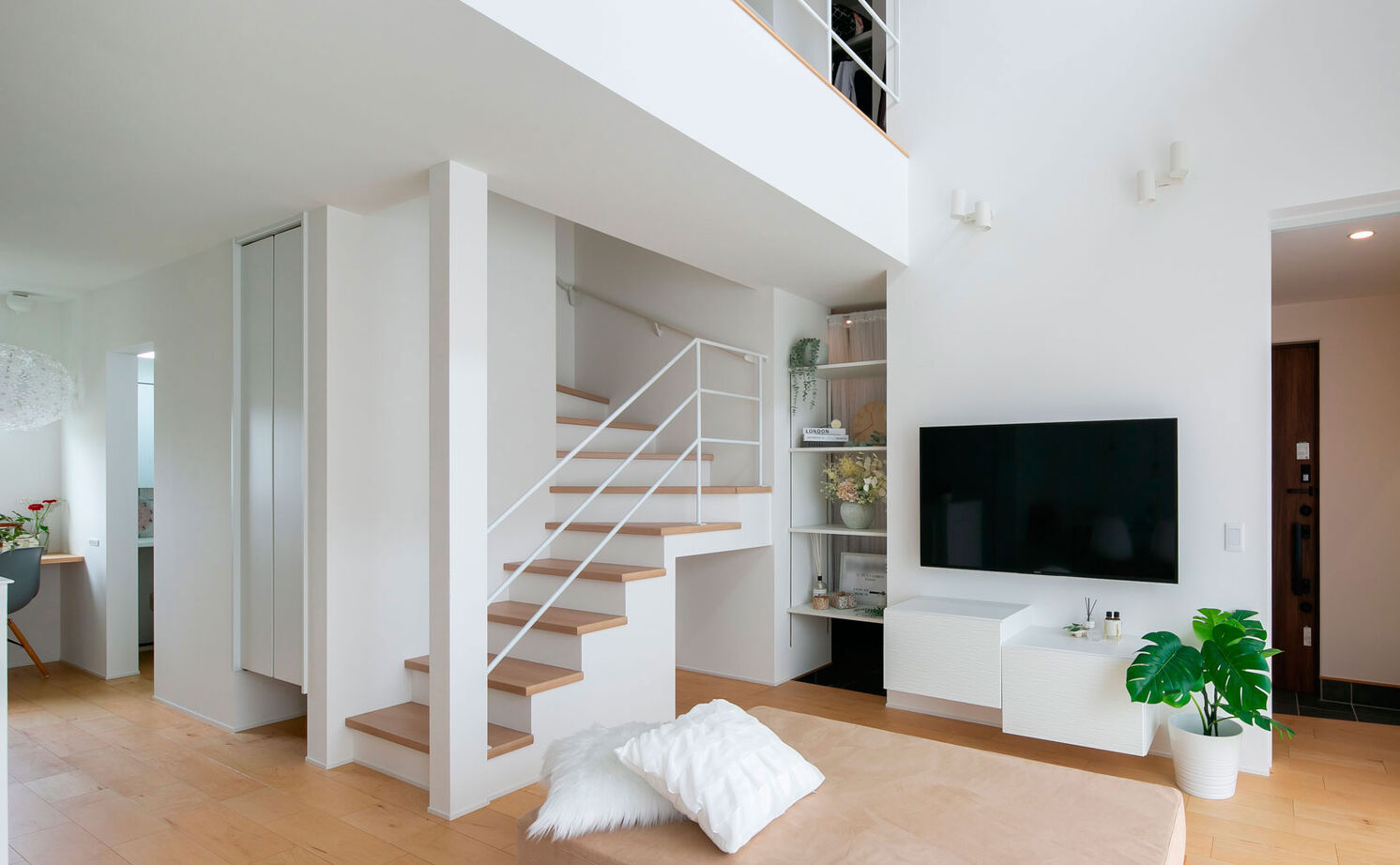 シンプル工務店 【1000万円台/30坪台/3LDK/間取り図】猫と暮らす、三角屋根の白いおうち。大人かわいいインテリアも満喫の建築実例画像12