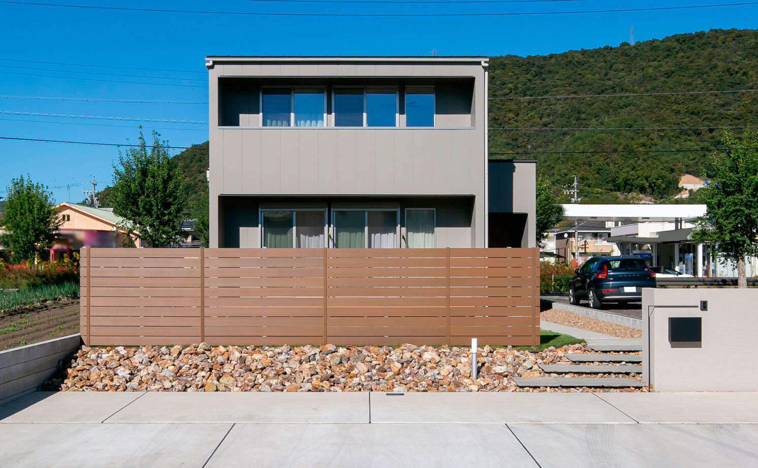 シンプル工務店 【1000万円台/30坪台/吹抜け/間取り図】「シンプルでおしゃれ」をまさに体現。仲間たちと賑やかに寛げる家の建築実例画像1