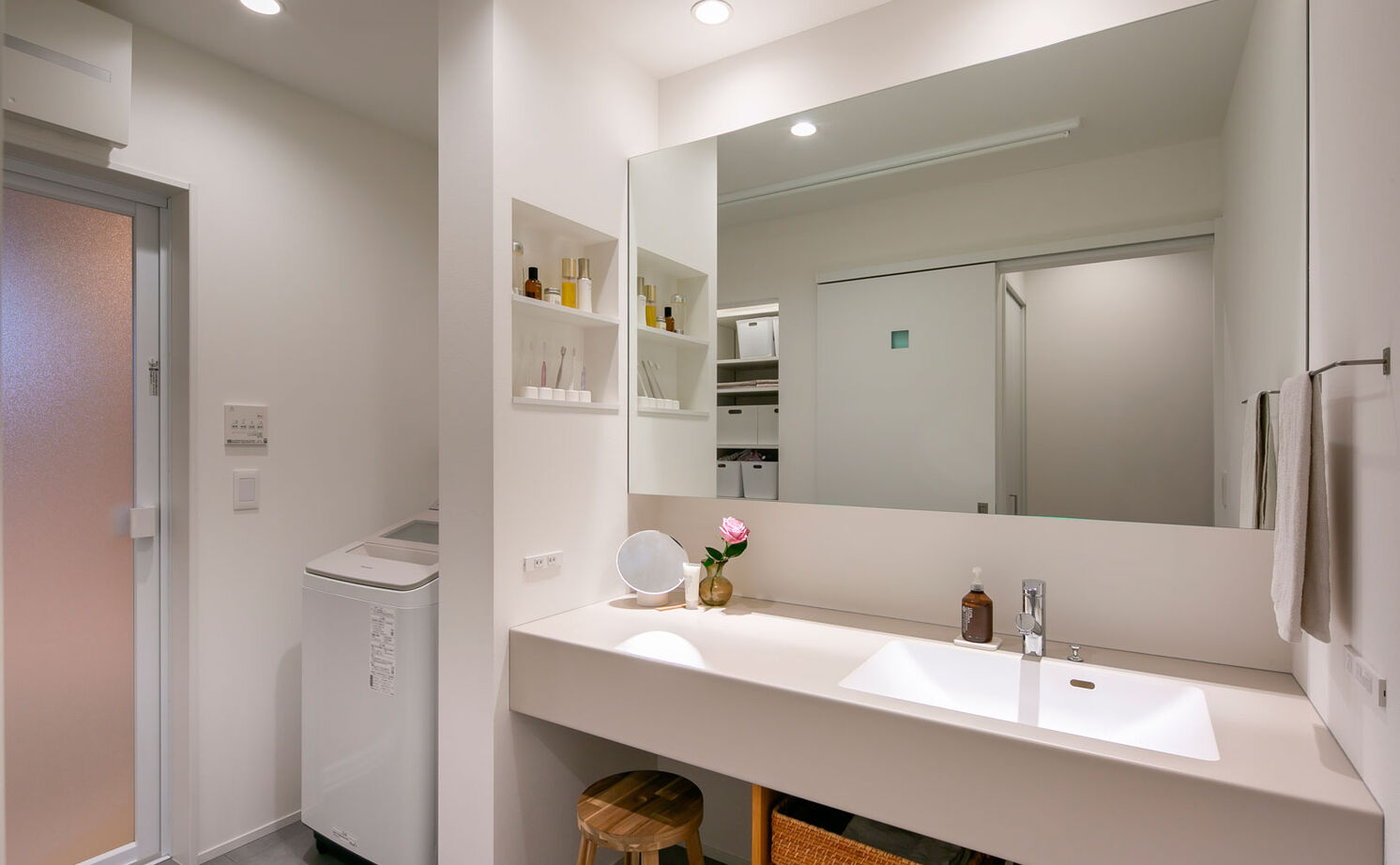 シンプル工務店 【1000万円台/30坪台/吹抜け/間取り図】「シンプルでおしゃれ」をまさに体現。仲間たちと賑やかに寛げる家の建築実例画像7