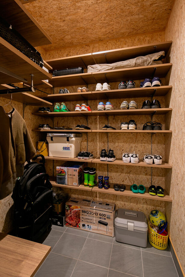 シンプル工務店 【1000万円台/30坪台/吹抜け/間取り図】「シンプルでおしゃれ」をまさに体現。仲間たちと賑やかに寛げる家の建築実例画像11