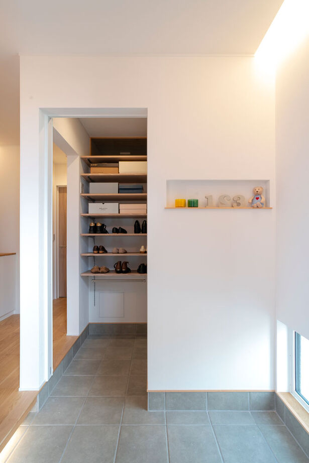 シンプル工務店 【1000万円台/平屋/30坪台/間取り図】見せると隠すが好バランス。アイデア収納ですっきり暮らせるL字の平屋の建築実例画像15